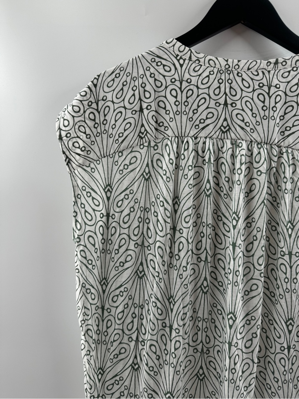 LOFT NWT White & Green Printed Short Sleeve Blouse – Women's Medium - Picture 7 of 8